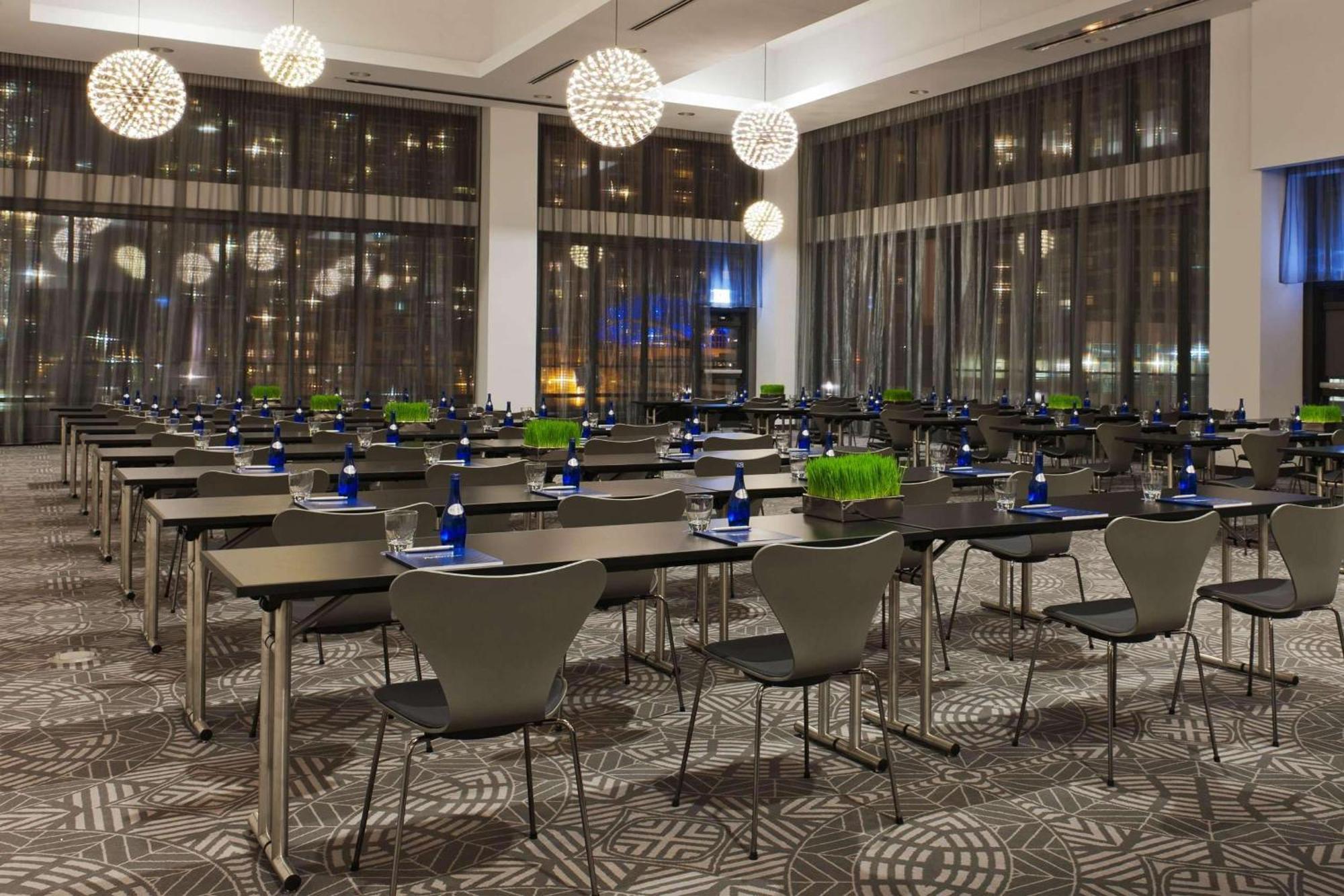 Radisson Blu Aqua Hotel, Чикаго Екстериор снимка